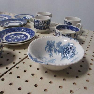 Lot 112 - Blue & White China - Johnson Brothers - Woods Ware 