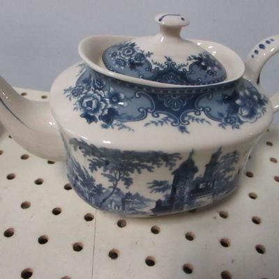 Lot 117 - Blue & White Madison Bay Company Chinaware