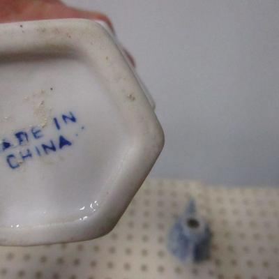 Lot 117 - Blue & White Madison Bay Company Chinaware