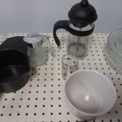 Lot 120 - Home Decor - Kitchen Items - Glass Bowls 