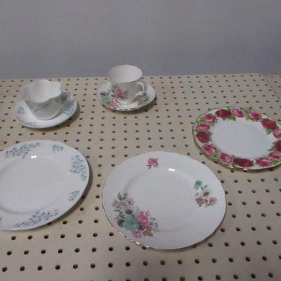 lot 122 - Plates & Cups & Saucers Chinaware - Staffordshire