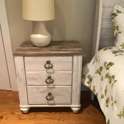 500:  3 pc Gray Washed Queen Bedroom Set 