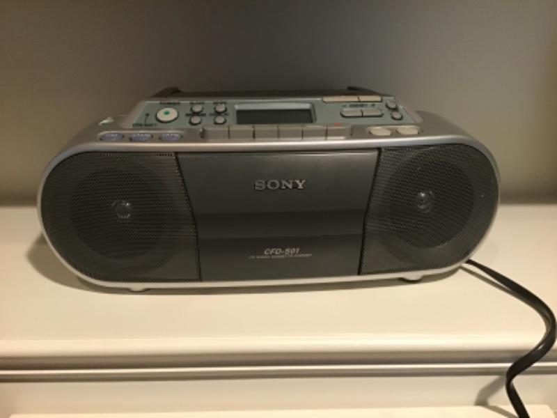 550 Sony Portable Radio CFDS01
