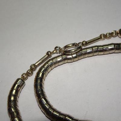 Silver Tone Necklace 