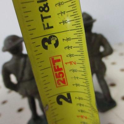 Lot 131 - Military Figurines 