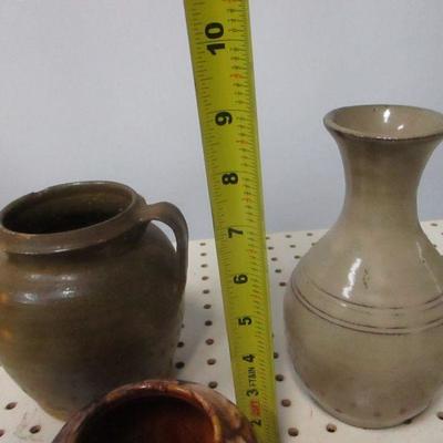 Lot 148 - Variety Of Pottery Items