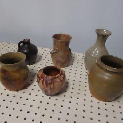 Lot 148 - Variety Of Pottery Items