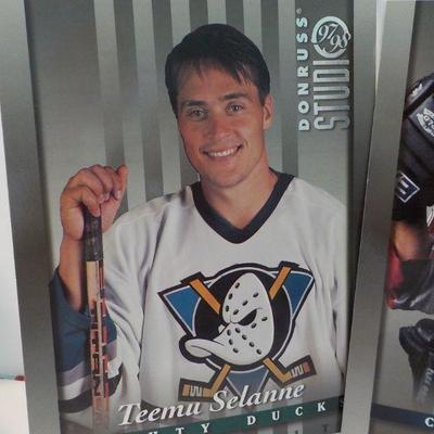 Donruss 97 Hockey hero's Teemu Selanne and Joe Sakie.