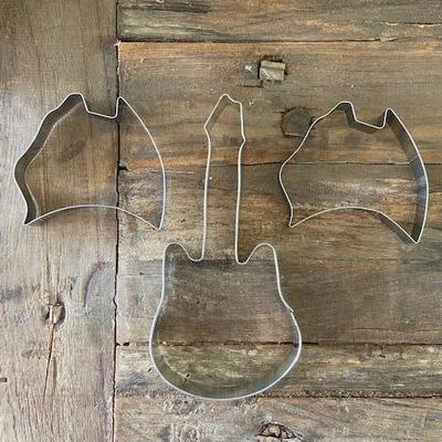 BUNDLE OF COOKIE CUTTERS, PANCAKE MOLDS, CUPCAKE HOLDERS
