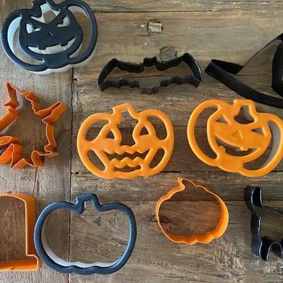 BUNDLE OF COOKIE CUTTERS, PANCAKE MOLDS, CUPCAKE HOLDERS