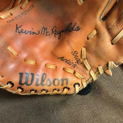 #76 Kevin McRenolds WILSON Ball Glove 