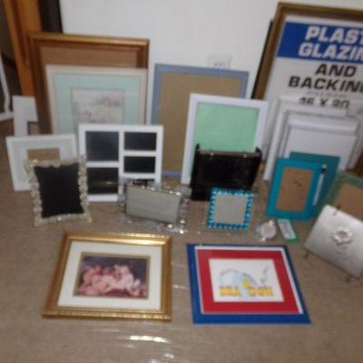LOT 39 PICTURE FRAMES