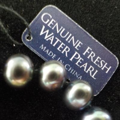 " Fresh water pearls necklace".