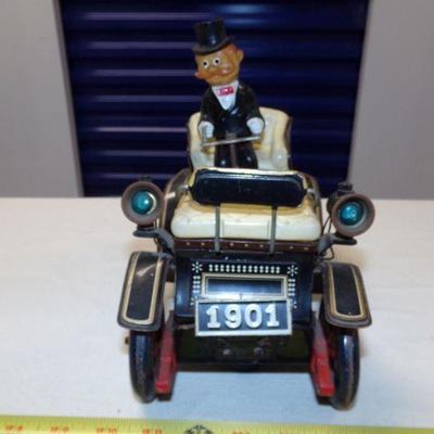 LOT 78  BATTERY OPERATED MODEL A TYPE TOY