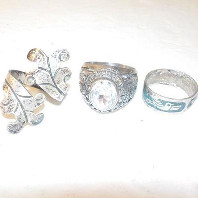 3 Vintage sterling rings, Sutton H.S. (1977), Indian Leaf, Peace dove.