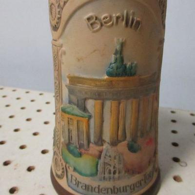 Lot 172 - Berlin Wall Beer Stein With COA #1088/5000