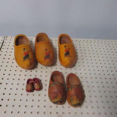 Lot 194 - Wooden Holland Clogs - Heineken Beer