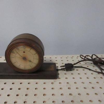 Lot 199 - Telechron Electric Clock