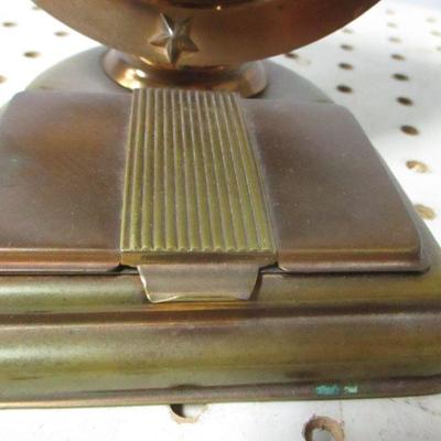 Lot 200 - Lux Clock Globe Style - Wind Up