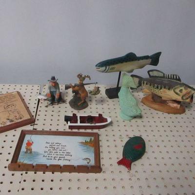 Lot 205 - Collectible Outdoor Decor