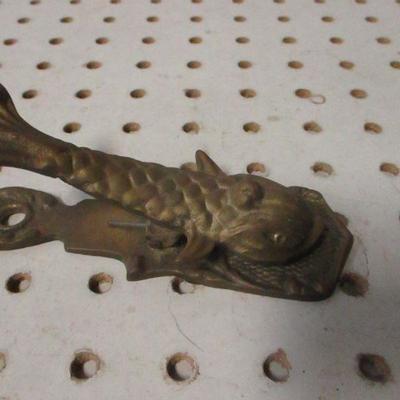 Lot 207 - Raintree Fish Belt Buckle & Fish Note Holder