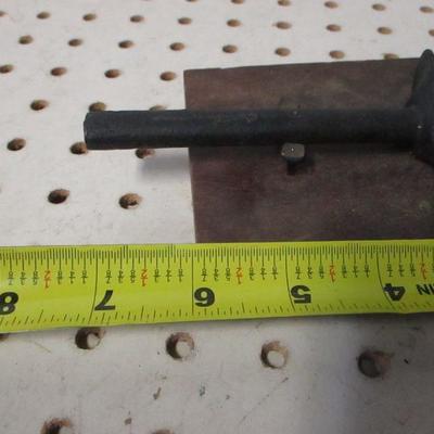 Lot 208 - Anvil & Hammer Set