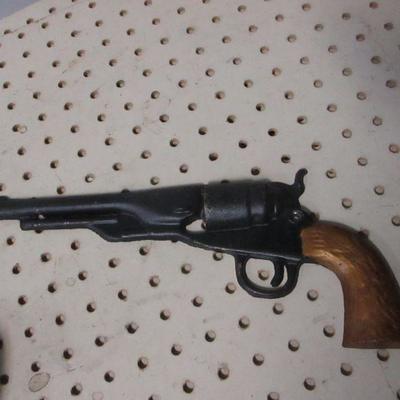 Lot 210 - Cast Iron Wall Hanging Guns & Cannon
