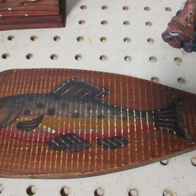 Lot 213 - Outdoor Decor - Fishing