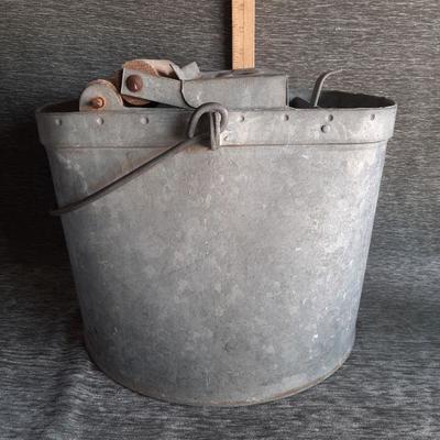 Vintage bucket     (LOT 16)