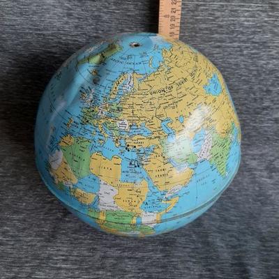 Vintage Globe     (LOT 34)