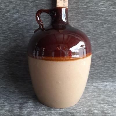 Vintage jug     (LOT 55)