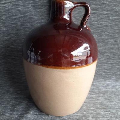 Vintage jug     (LOT 55)