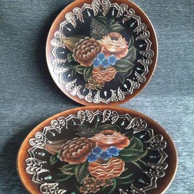 Vintage hand painted   (LOT 62)