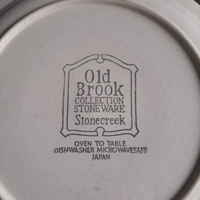 Vintage 10" plates    (LOT 71)