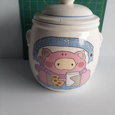 Vintage cookie jar   (LOT 135)