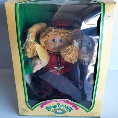 Vintage doll   (LOT 143)