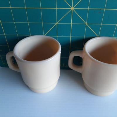 Vintage cups   (LOT 154) 