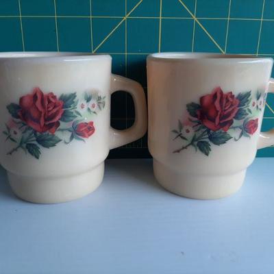 Vintage cups   (LOT 154) 
