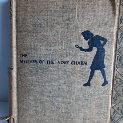 Vintage books   (LOT 158)