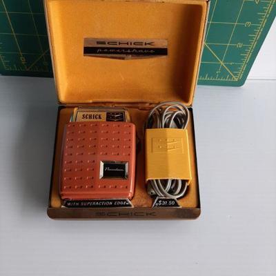 Vintage razor (LOT 183)