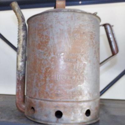 LOT 90  VINTAGE HUFFMAN OIL CAN