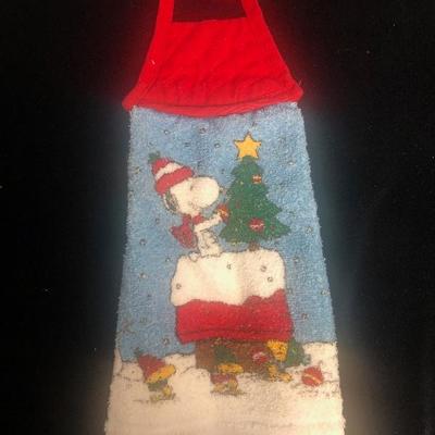 #25 Snoopy Christmas hand towel