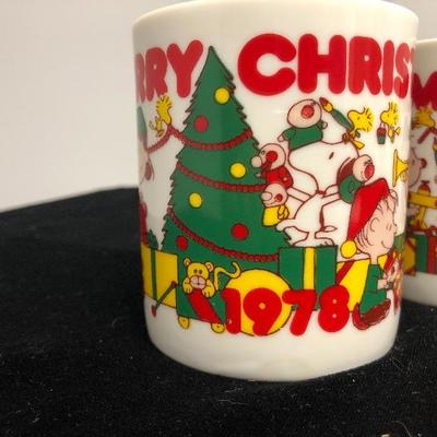 #48 Bundle of two 1978 Christmas mugs