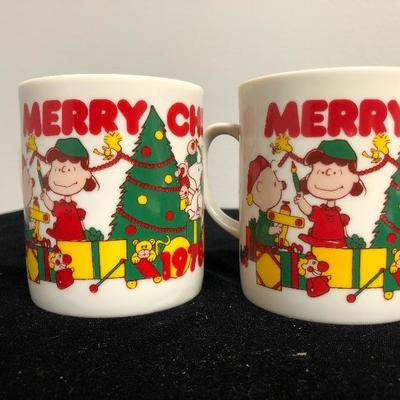 #48 Bundle of two 1978 Christmas mugs