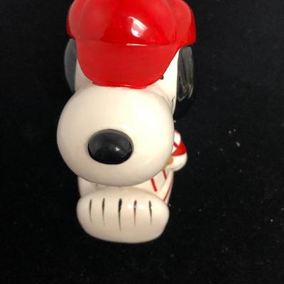 #50 Small snoopy coin bank