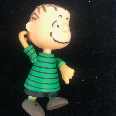 #124 Charlie brown and Linus toys