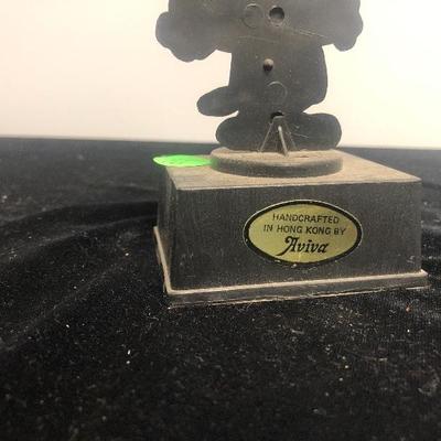 #129 Snoopy trophy