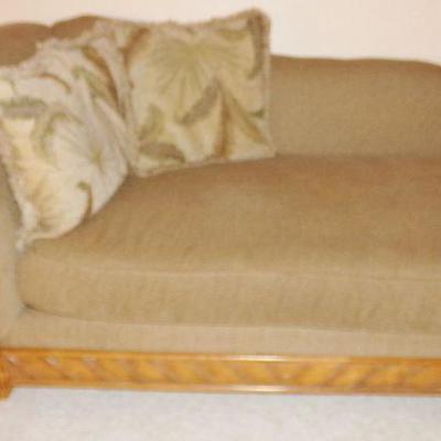 LOT 7  CHAISE LOUNGE