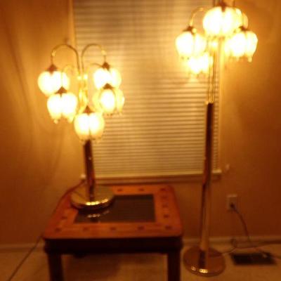 LOT 9  TULIP LAMPS & END TABLE