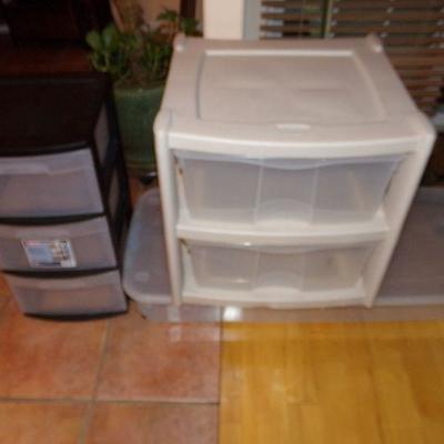 LOT 11  STORAGE CONTAINERS FOR HOUSEHOLD & KITCHEN